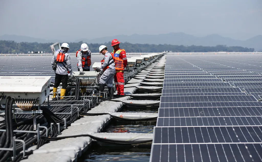 Peran PLTS dalam Menekan Biaya Energi dan Meningkatkan Efisiensi Operasional